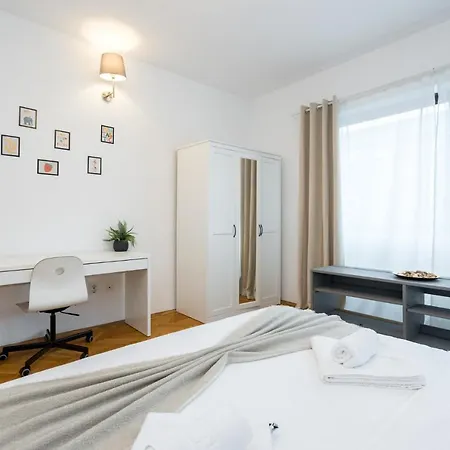 Apartment Aonia 2bdr - P-ta Romana View *