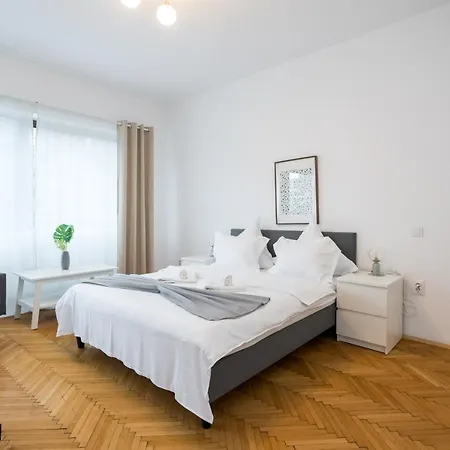 Apartment Aonia 2bdr - P-ta Romana View *